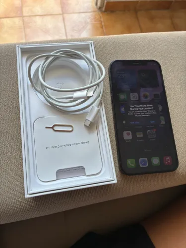 iPhone 12 64gb - Bateria 89% - 1 ano e 1 mês de uso, única dona