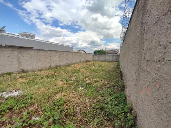 LOTE MURADO / ESCRITURADO / EM GOIÂNIA