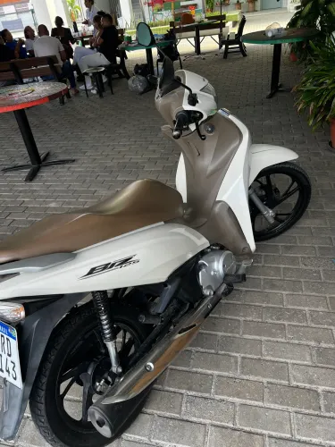 Vendo biz 2023 só pega e trasferih toda certinha