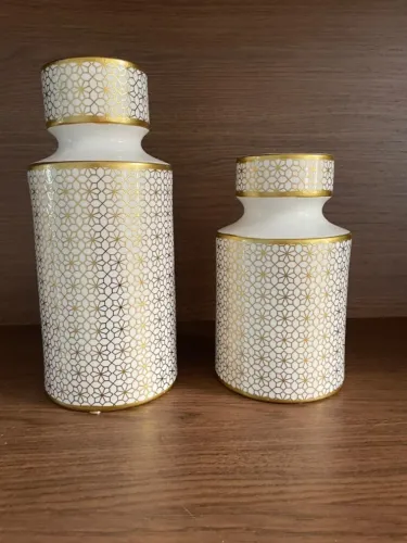 Conjunto de Vasos de Cerâmica Branco e Dourado