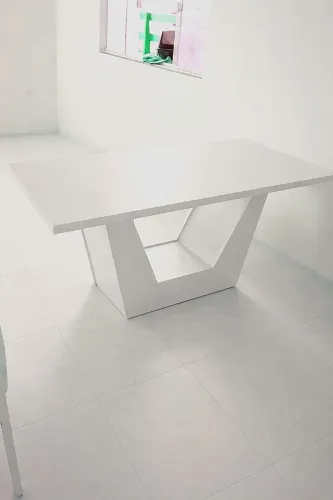 Mesa de jantar sob encomenda MDF