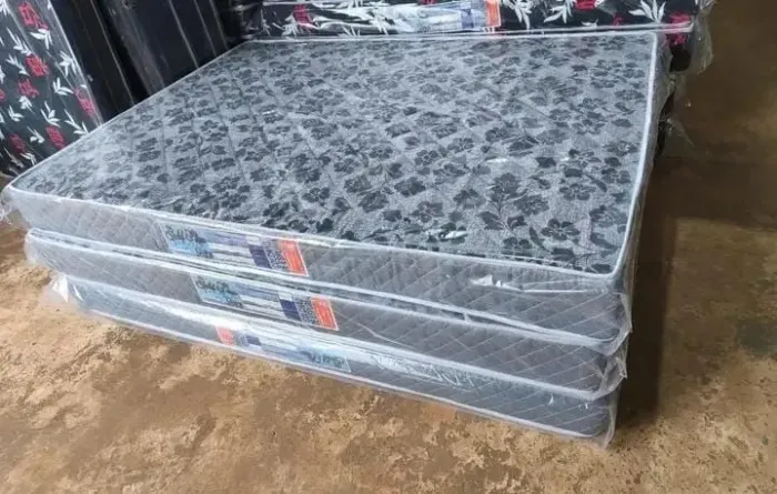Colchão casal D33 com 17cm de espessura - entrega gratuita 