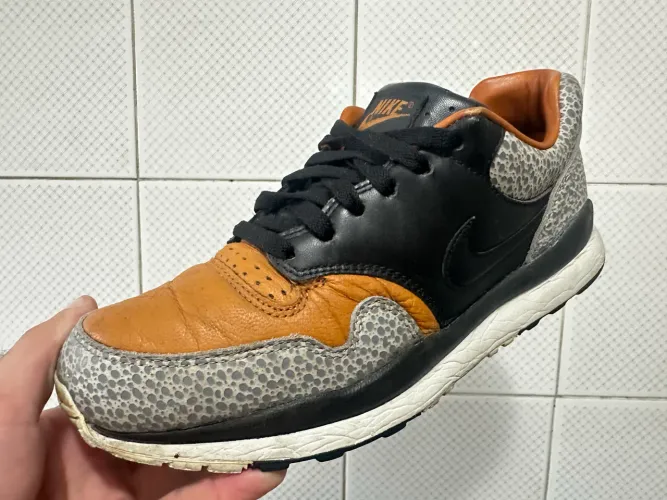 Nike Air Safari 87