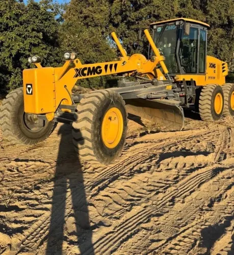 Motoniveladora a venda 