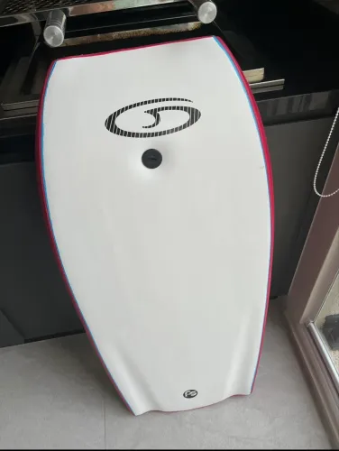 Prancha Bodyboard Genesis UltraBat Semi Profissional com Leash 41/42
