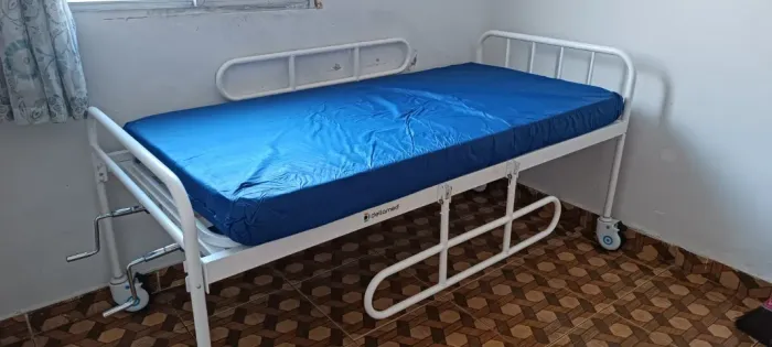 Cama Hospitalar Articulada Dellamed + Colchão Hospitalar + Colchão Casca de Ovo inflável