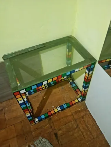 Mesa de canto de vidro