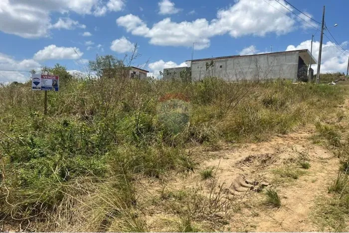 Terreno à venda no Monte das Oliveiras II