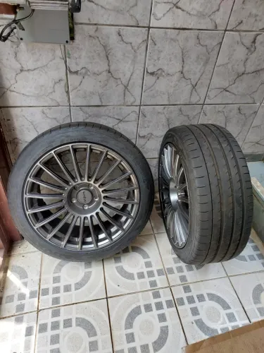 Jogo de rodas 19 Rotiform 5x112 com pneus Yokohama