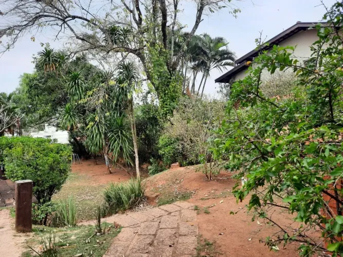 Terreno com leve declive 482,0 m2 no Ccaminhos de San Conrado
