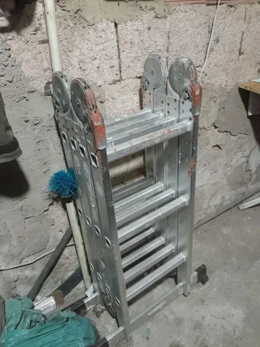 Escada articulada