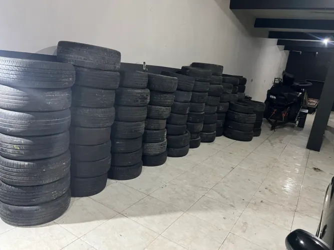 Vendo peneus do Aro 15 au aro 22 todos mais q meia vida ?