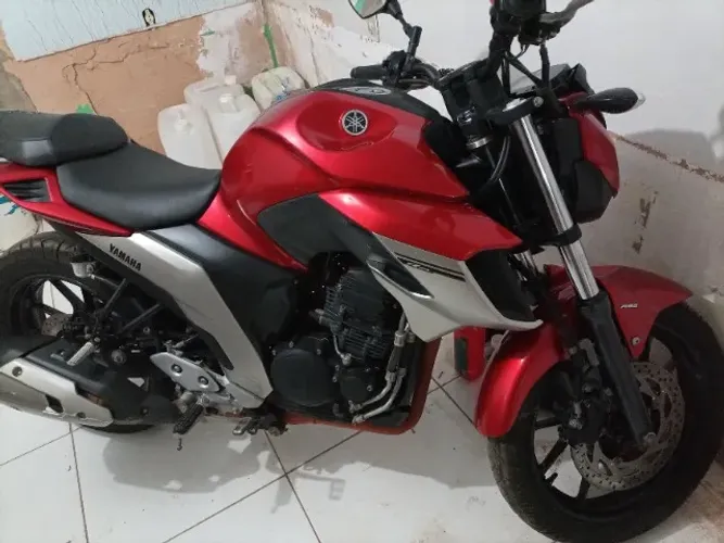 Vende fazer 250cc, vermelha, ano 2021novinha 