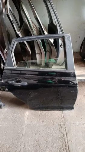 PORTA TRASEIRA DIREITA VW POLO