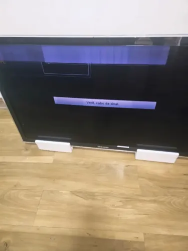 Tv Samsung 40 polegadas só essa faixa azul mas dá pra vê blz