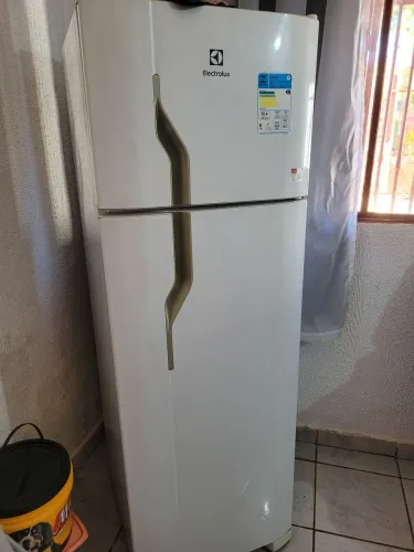 Geladeira Electrolux COM DEFEITO