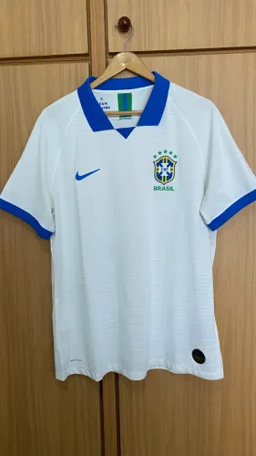 Camisa Brasil 19/20 TAM G modelo jogador