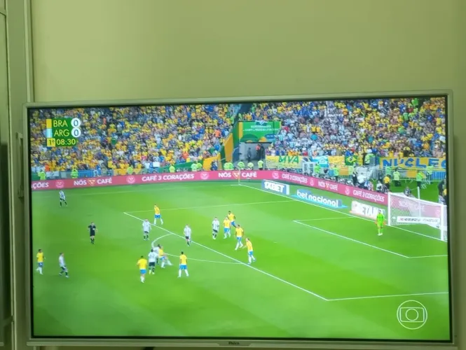 Tv 43 polegadas Philco YouTube e Netflix 