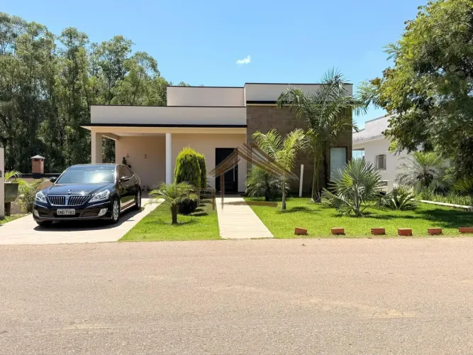 Linda casa com dois lotes no Ninho Verde 1, contendo 3 suítes, totalmente mobiliada