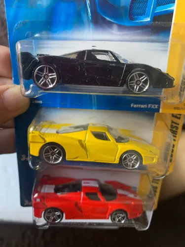 Miniaturas de Ferrari Hot Wheels