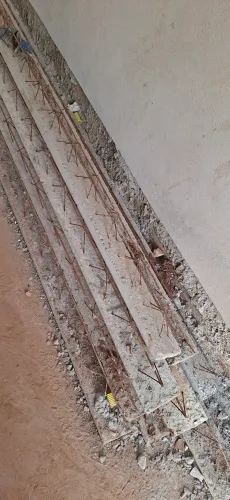 Vendo 10 vigota alterranas h8 pra laje 5 reais o mt