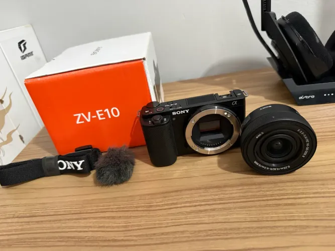 Camera Sony ZV-E10 com Lente 16-50mm OSS ll
