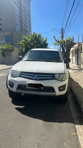 Mitsubishi L200 Triton GLS 3.2 CD TB Int.diesel MEC 2013