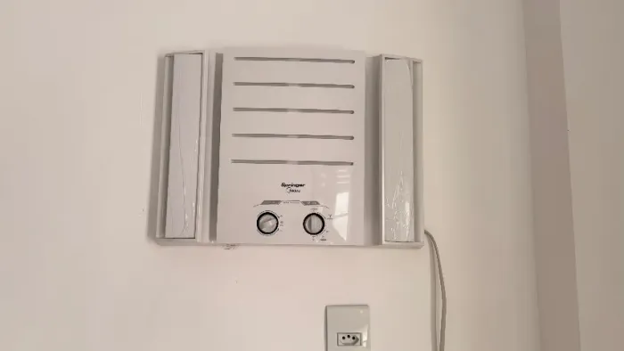 AR-CONDICIONADO SPRINGER MIDEA 7.500 BTUs - QUASE NOVO