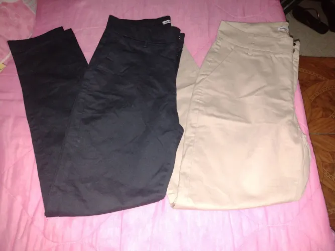 Duas calças e um vestido tamanho 40