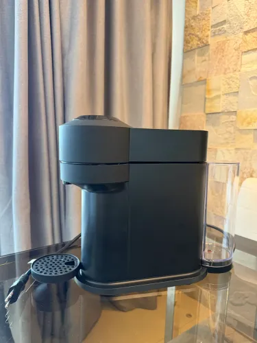 Máquina de café Nespresso VertuoPlus preta 110V.