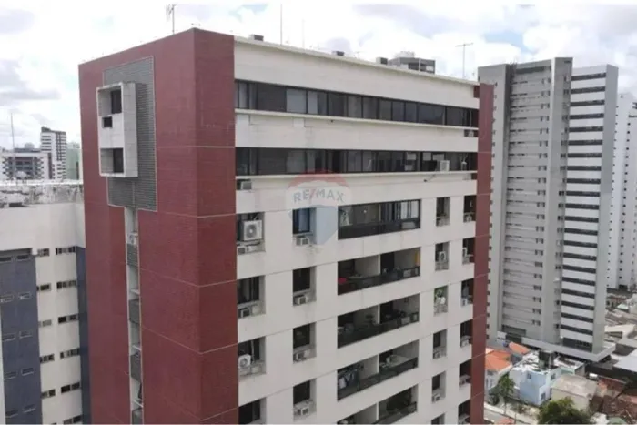 Cobertura de 220 m² com Vista para o Country e Náutico, 3 Suítes, Hidro e 3 Vagas Aflitos
