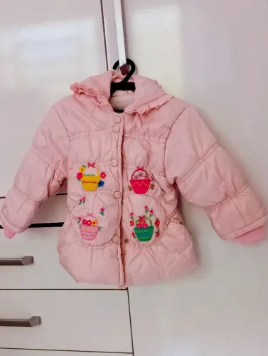 Casaco quentinho infantil com capuz <br>Casaco quentinho + bota rosa Grendene Kids