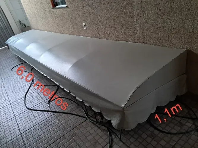 Toldo de Metalon Seminovo com 6,0 x1,1 metros para Fixação em Parede.