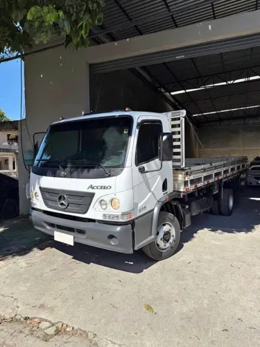 Accelo 815 , 2012
