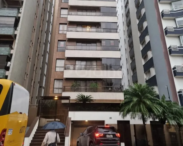 Cobertura para Venda em Florianópolis, Centro, 3 dormitórios, 2 suítes, 4 banheiros, 3 vag
