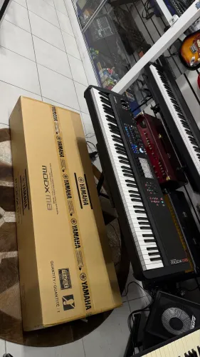 Teclado Yamaha modx m8 
