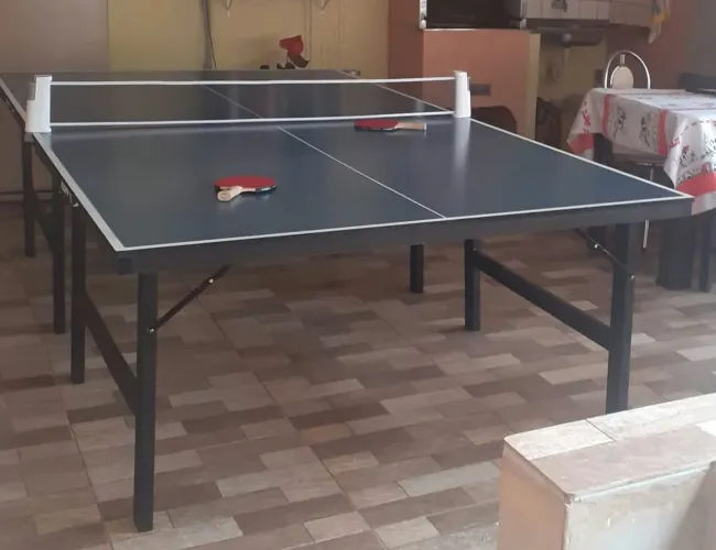 Mesa de ping pong completa. ACEITO NEGOCIAR EM UMA BICICLETA ERGOMÉTRICA