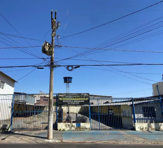 Estacionamento à Venda no Centro de Anápolis  400m² com Grande Potencial Comercial