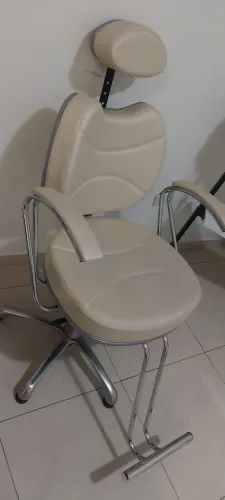CADEIRA PARA SALÃO, MAQUIAGEM, CABELOS, ETC...