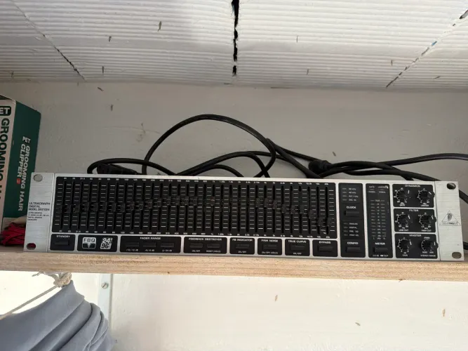 Equalizador Digital Behringer Ultragraph DEQ1024