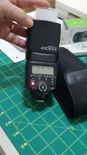 Flash Canon Speedlite 430EX II - Estado de Novo (Uso Amador)