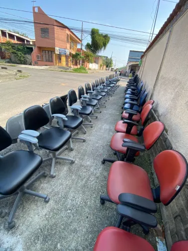 Cadeiras de escritório SEMINOVAS