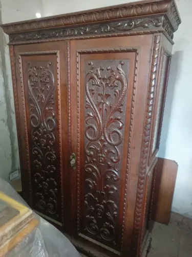 Guarda roupa armário 1,20X1,80 estilo manuelino 