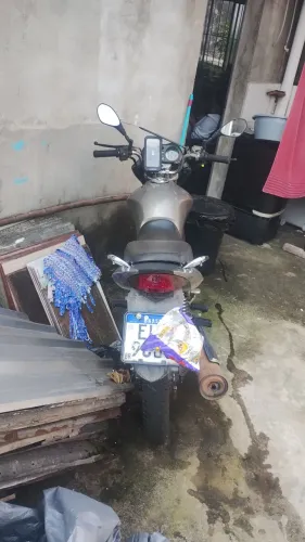 Estou vendendo essa moto