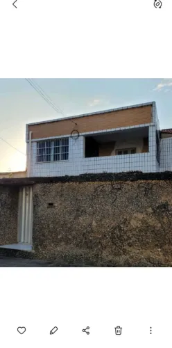 Vende-se Casa Duplex no José Walter ao lado da lanchonete Loyola por R$:400.000 á negociar