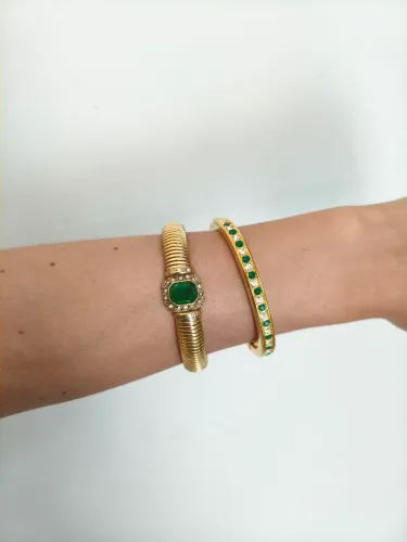 2 pulseiras dourada com pedras strass verde banhadas