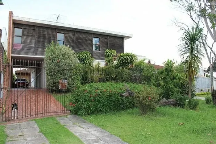 Casa Padrão para Venda em Guabirotuba Curitiba-PR