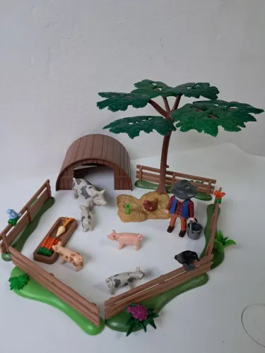 Playmobil Criação de Porcos e Acessórios (Preço Negociável Levando + Peças)
