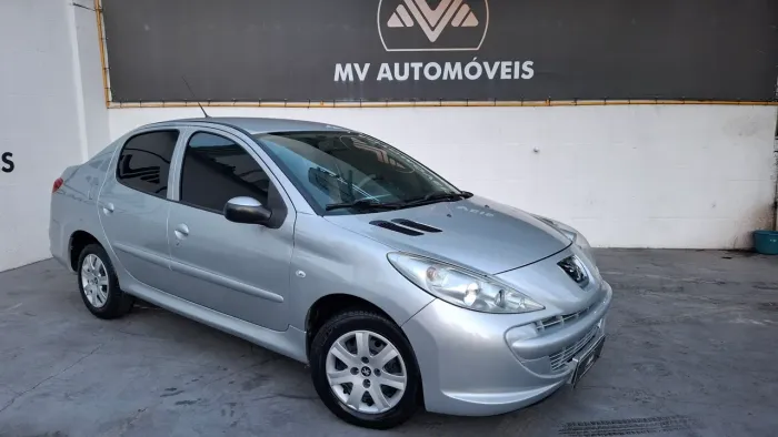 Peugeot 207 Sedan Passion XR 1.4 Flex 8V 4P 2012