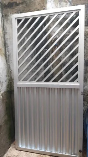 PORTÃO DE CORRER DE ALUMINIO